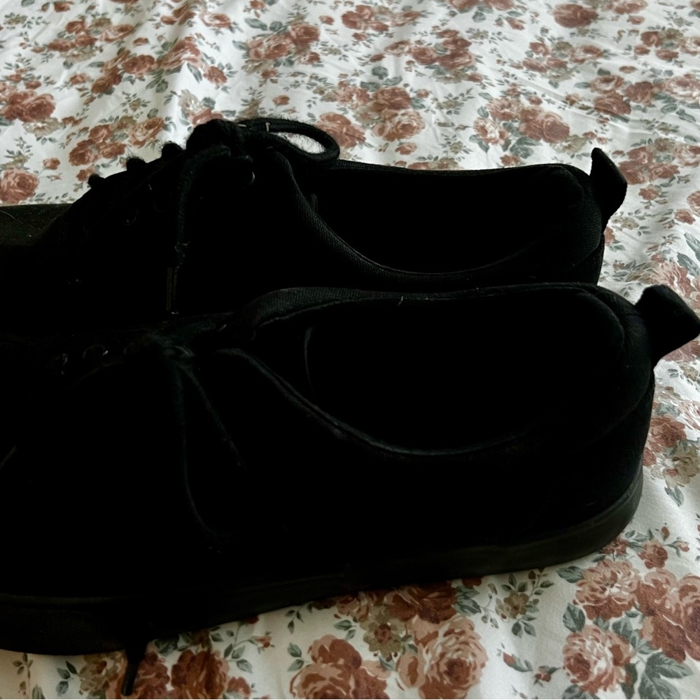 Men's Black Sneakers
